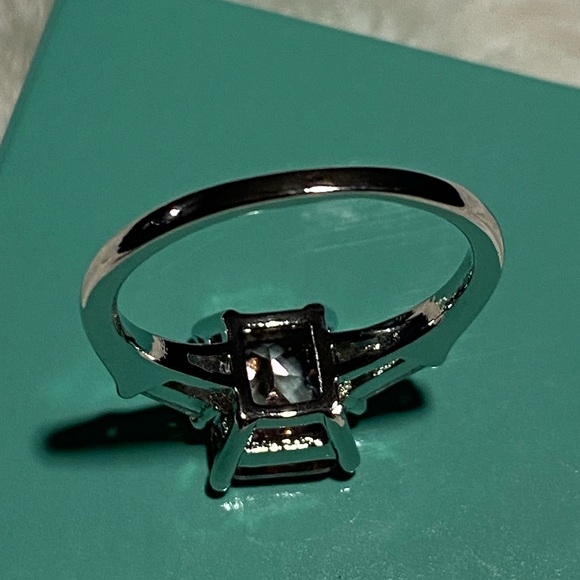 Elegant Pink and Silver Women's Ring - Picture 7 of 7